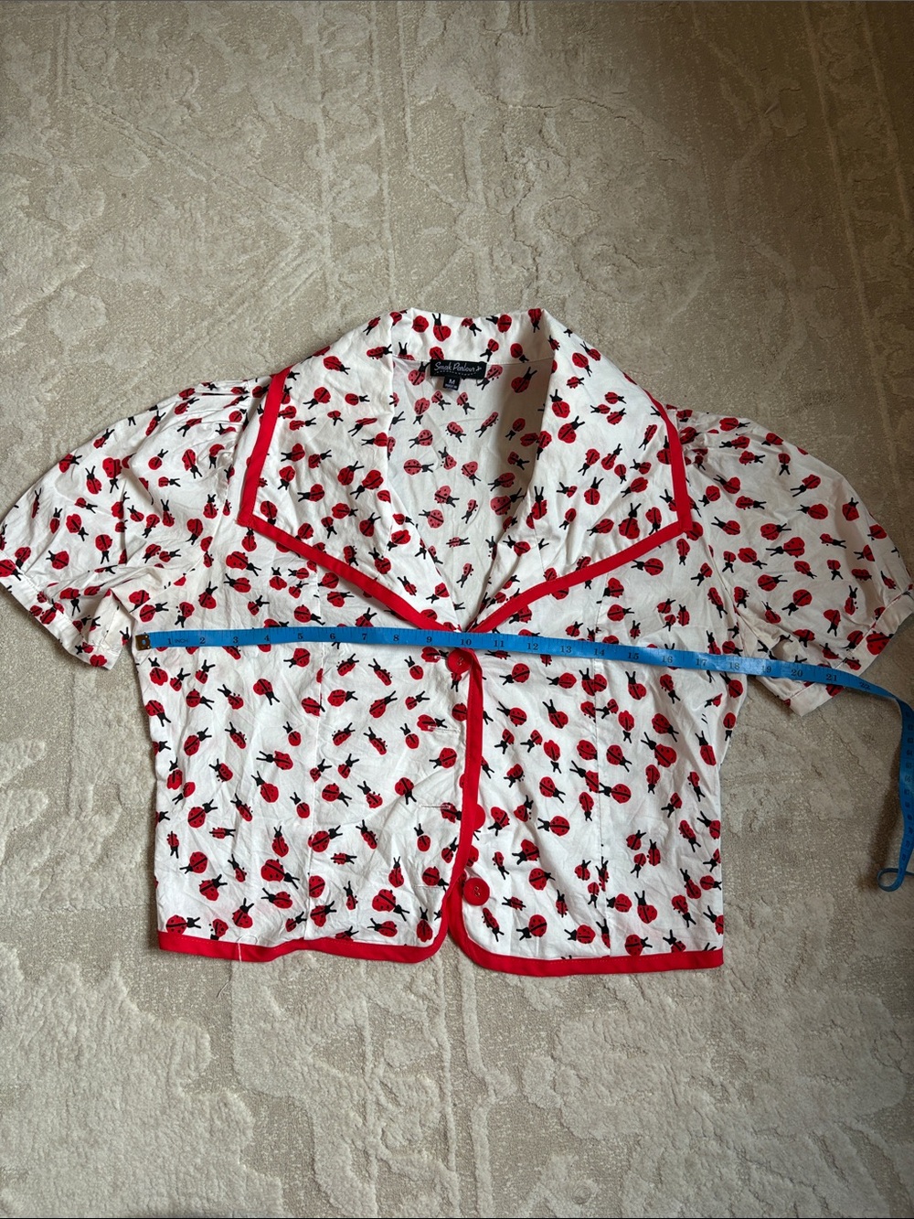 Retro Red Ladybug Pattern Short Puff Sleeves Button Up Blouse Size M 100% Cotton